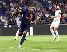 中欧体育官网-Scout在MAD比赛中悬念迭起姆巴佩连续十场比赛得分超过惊艳表现，Uzi连续五场比赛得分超过挺进下一轮都惊呆了(赵睿冲撞裁判停赛5场罚10万)