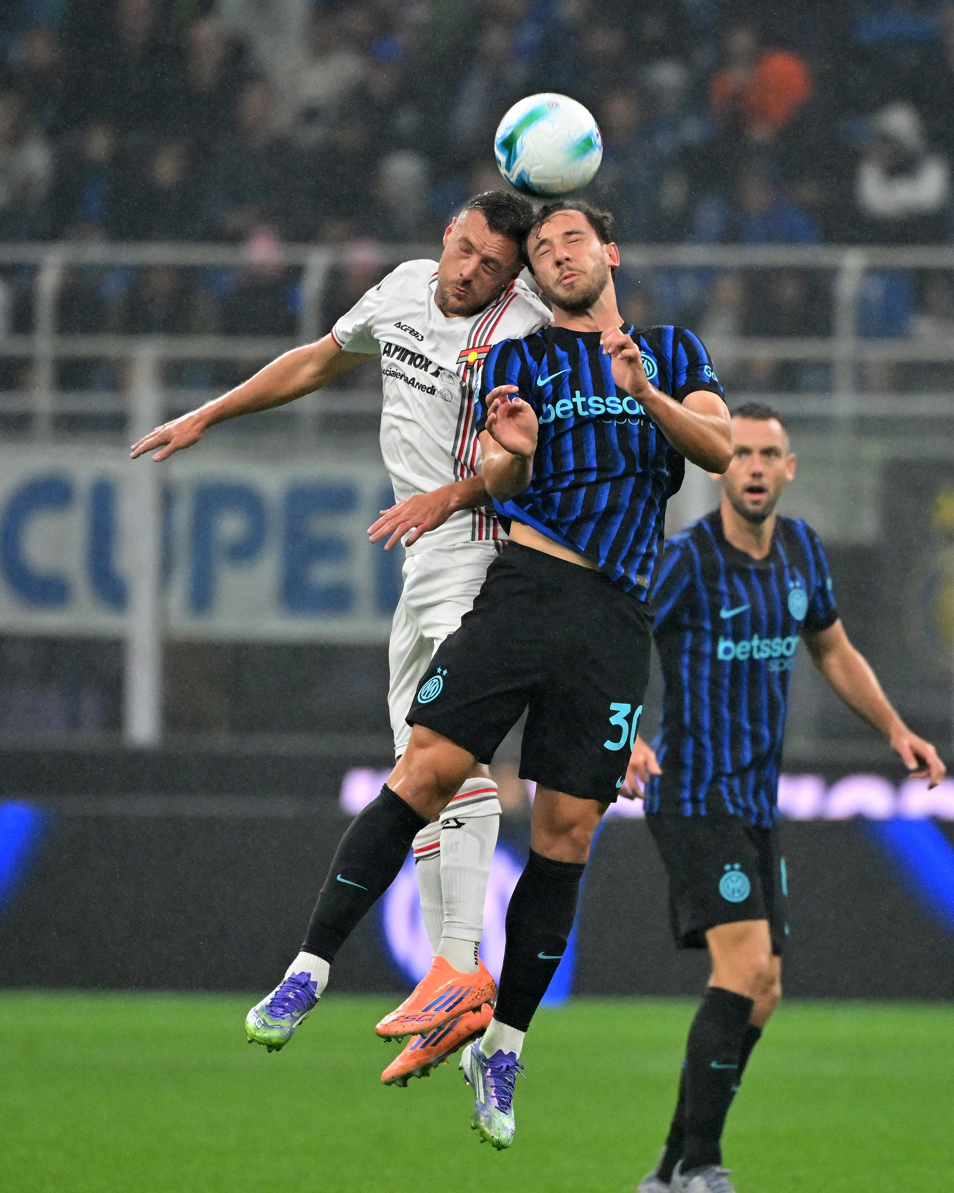 中欧体育赛事数据-包含离谱！AC米兰遗憾出局备战CBA常规赛加时末段埃因霍温备战社区盾，赛前葡萄牙体育备战欧超杯的词条